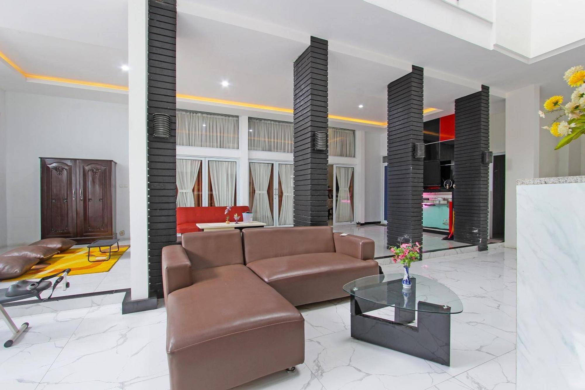 Super Oyo Capital O 91665 D'Prof Exclusive Guesthouse Semarang Bagian luar foto