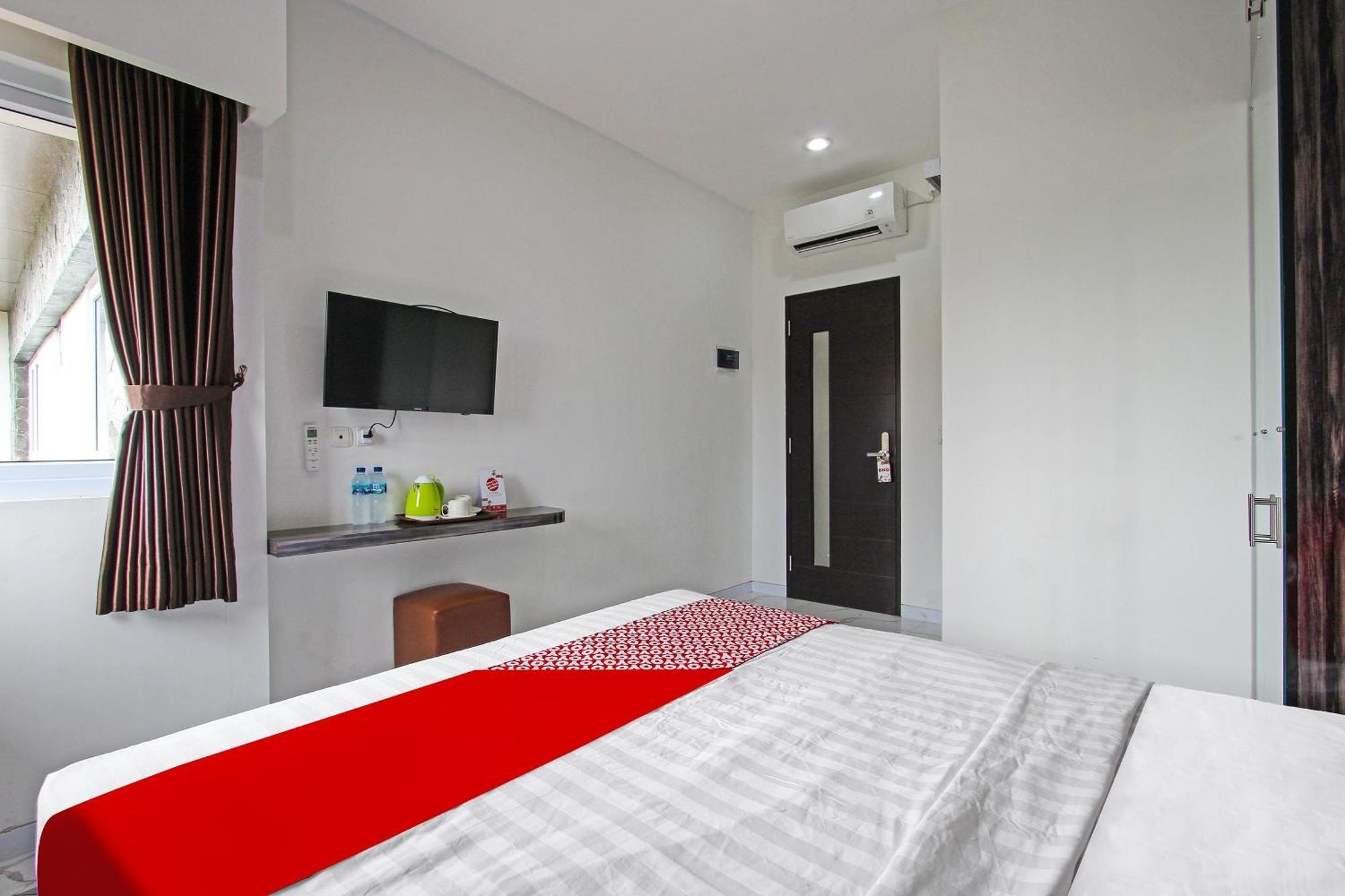 Super Oyo Capital O 91665 D'Prof Exclusive Guesthouse Semarang Bagian luar foto